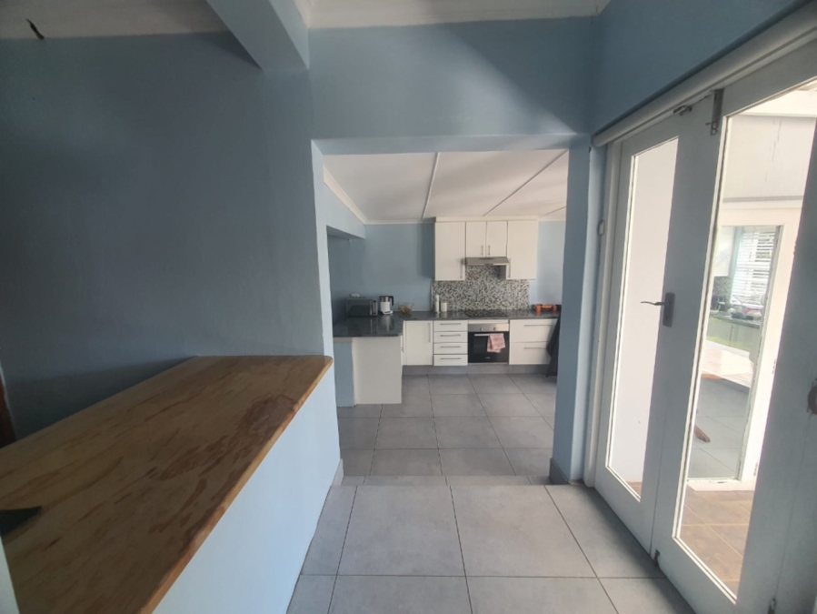 To Let 4 Bedroom Property for Rent in Nahoon Eastern Cape
